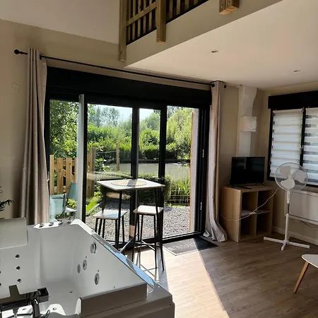 L'escapade Du Marais 3* Guînes